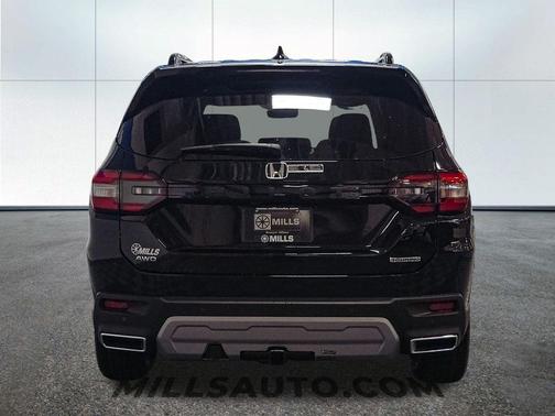 2025 Honda Pilot Touring 8-Passenger