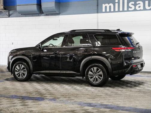 2024 Nissan Pathfinder SV 4WD