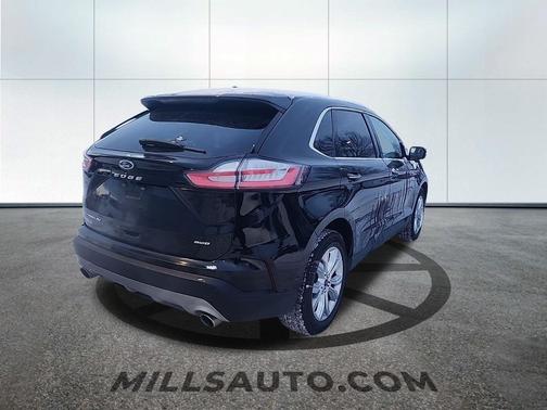2023 Ford Edge Titanium