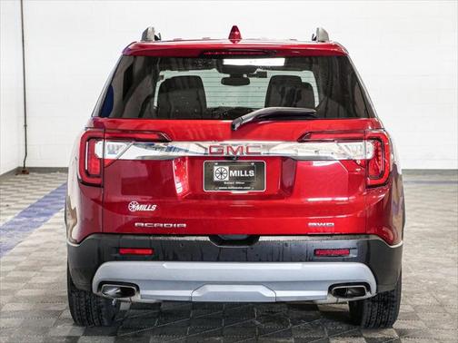 2023 GMC Acadia AWD SLT