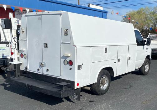 2014 Ford E350 Super Duty XLT