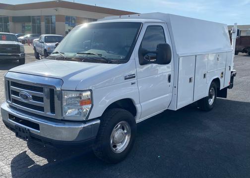 2014 Ford E350 Super Duty XLT