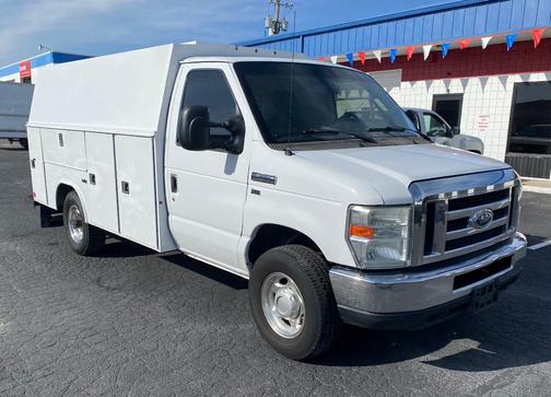 2014 Ford E350 Super Duty XLT