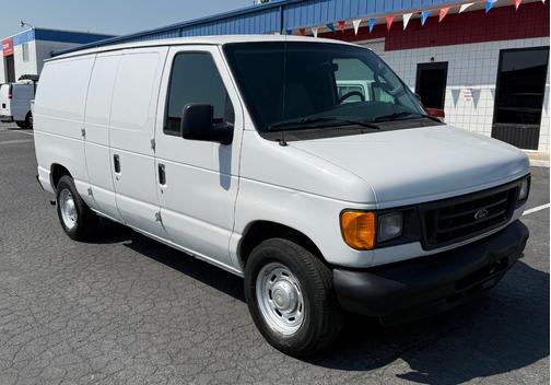 white 2006 Ford E150 Cargo