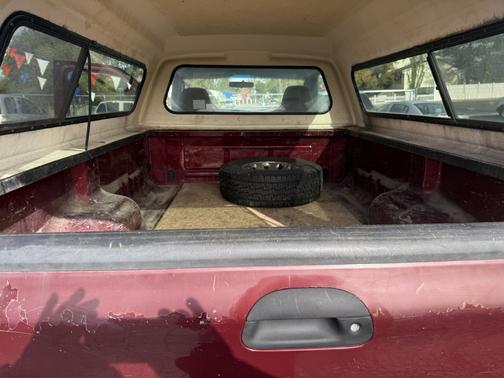 MAROON 2004 Ford F-250 XLT Super Duty