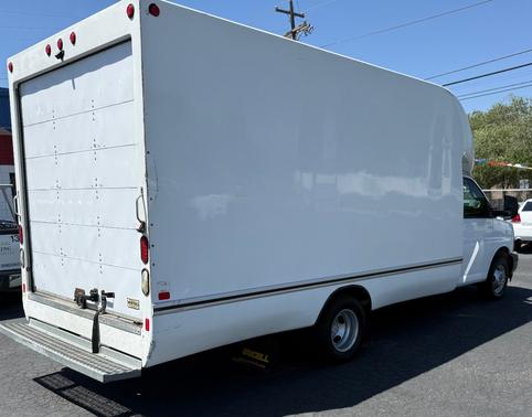 white 2017 Chevrolet Express 3500 Work Van