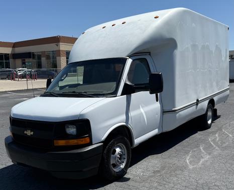 white 2017 Chevrolet Express 3500 Work Van