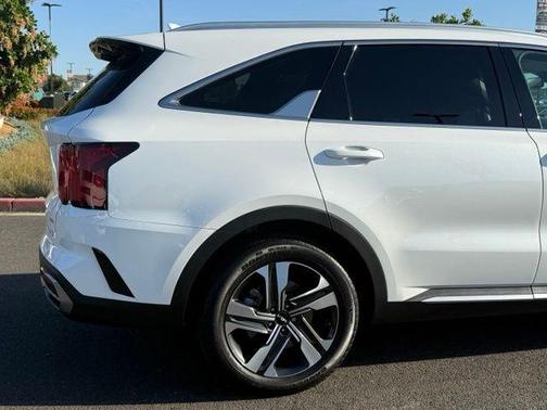 Snow White Pearl 2023 Kia Sorento Hybrid SX Prestige