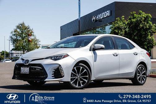 Classic Silver Metallic 2017 Toyota Corolla SE