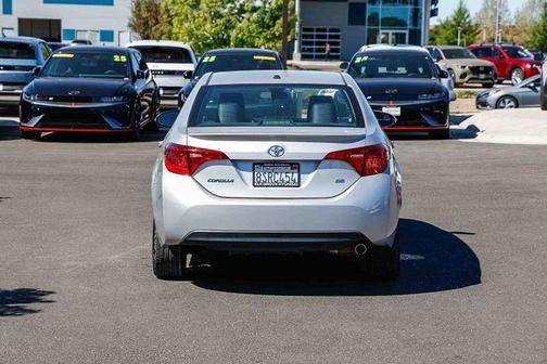 Classic Silver Metallic 2017 Toyota Corolla SE