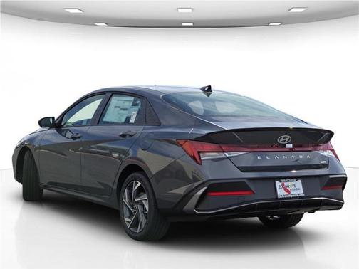 2025 Hyundai ELANTRA HEV SEL Sport