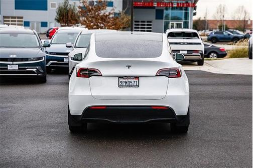 2024 Tesla Model Y Long Range