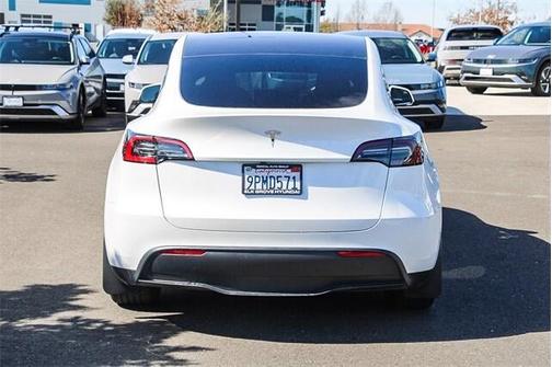 2024 Tesla Model Y Long Range