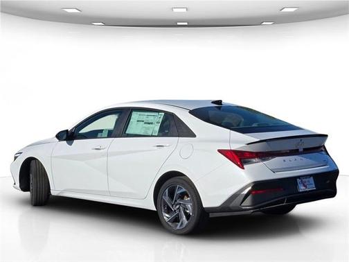 2025 Hyundai ELANTRA HEV SEL Sport