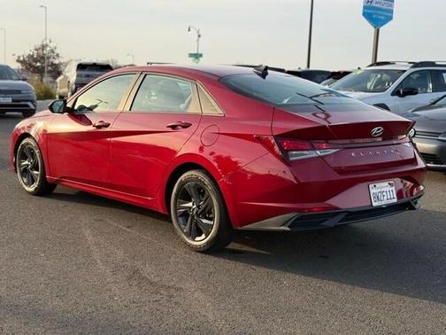 2021 Hyundai ELANTRA SEL