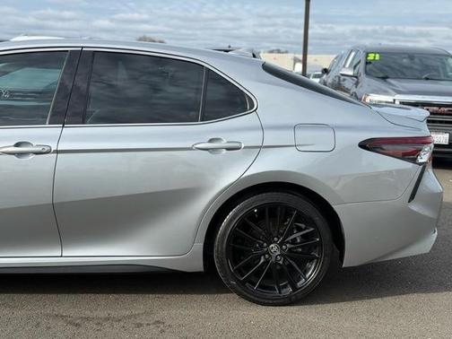 2022 Toyota Camry Hybrid XSE