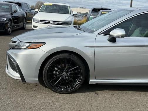 2022 Toyota Camry Hybrid XSE