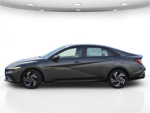 2025 Hyundai ELANTRA HEV SEL Sport