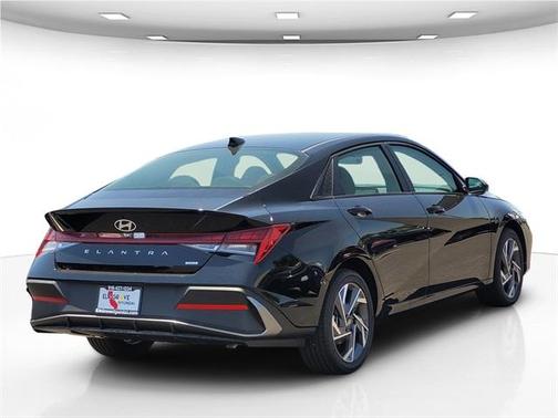 2025 Hyundai ELANTRA HEV SEL Sport