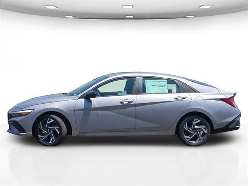 2025 Hyundai ELANTRA HEV SEL Sport