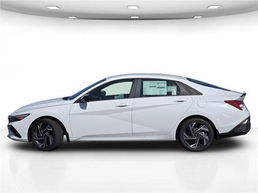 2025 Hyundai ELANTRA HEV SEL Sport