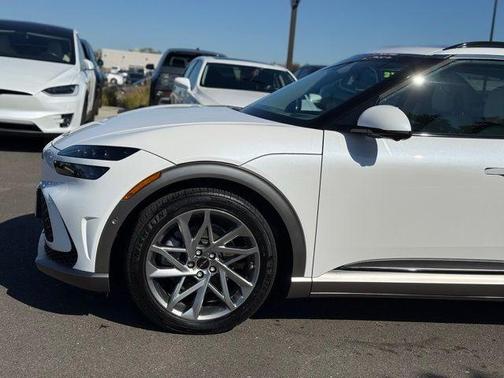 2023 Genesis GV60 Advanced