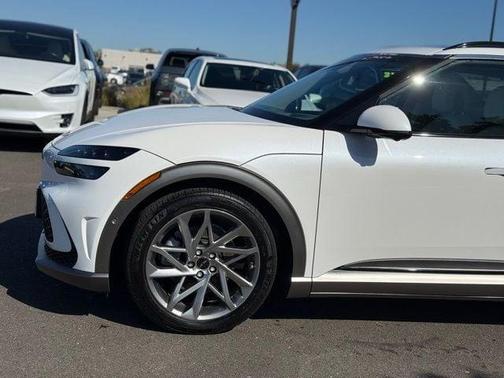 2023 Genesis GV60 Advanced