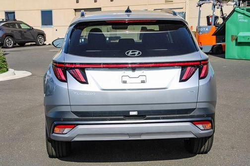 Shimmering Silver 2026 Hyundai TUCSON Limited