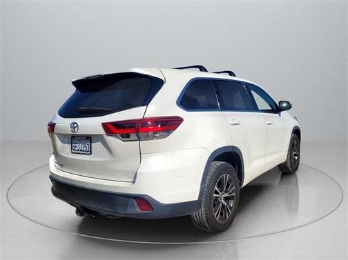 2018 Toyota Highlander LE