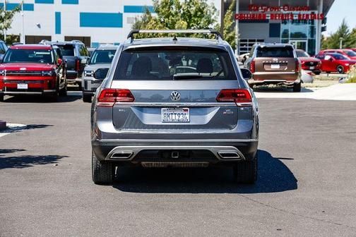 Platinum Gray Metallic 2019 Volkswagen Atlas 3.6L SEL