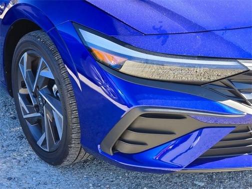 2025 Hyundai ELANTRA HEV SEL