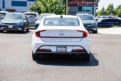 Quartz White 2022 Hyundai SONATA SE