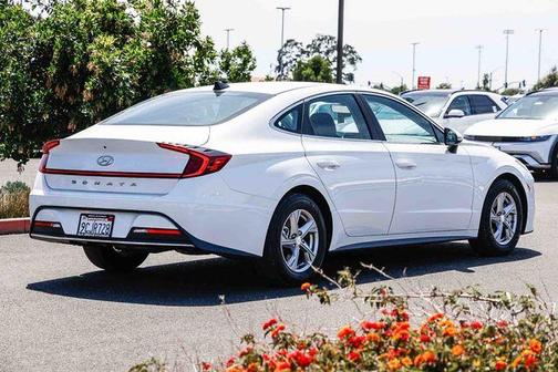 Quartz White 2022 Hyundai SONATA SE