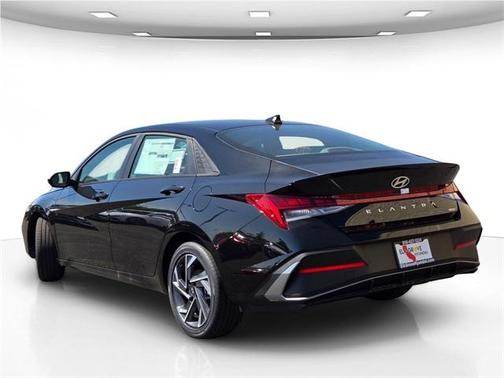 2025 Hyundai ELANTRA HEV SEL Sport