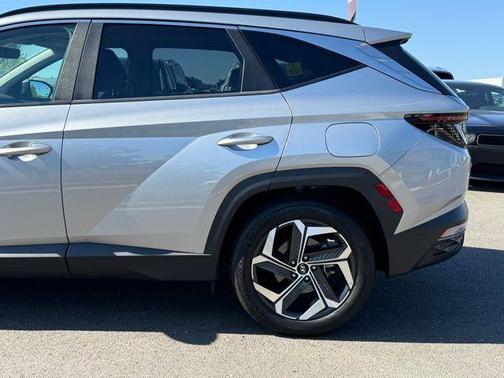 Shimmering Silver 2022 Hyundai TUCSON SEL