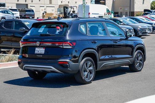 Deep Black Pearl Effect 2025 Volkswagen Taos 1.5T S