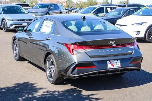 2025 Hyundai ELANTRA Limited