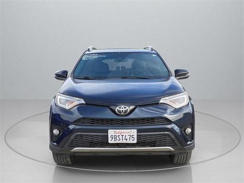 2017 Toyota RAV4 SE