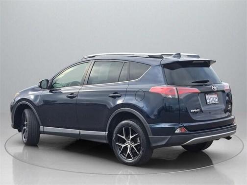 2017 Toyota RAV4 SE