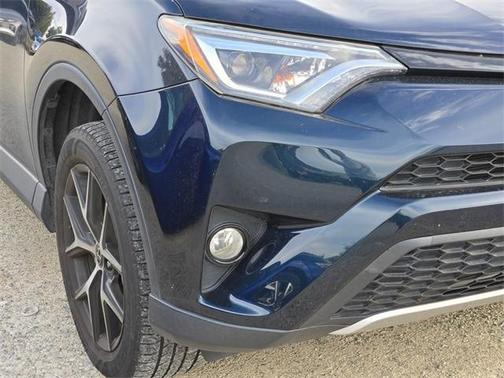 2017 Toyota RAV4 SE