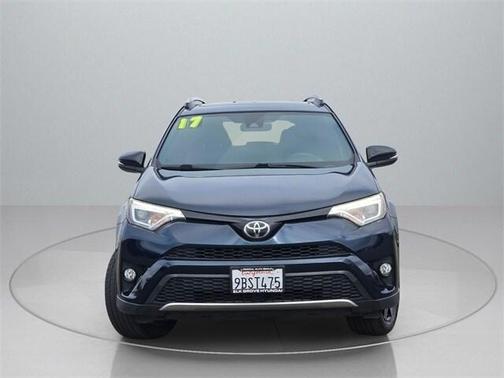 2017 Toyota RAV4 SE