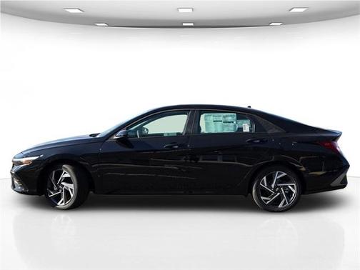2025 Hyundai ELANTRA HEV SEL Sport