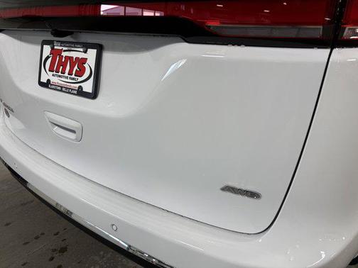 2026 Chrysler Pacifica L