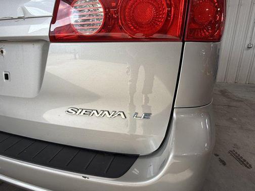 2008 Toyota Sienna LE
