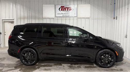 2026 Chrysler Pacifica L