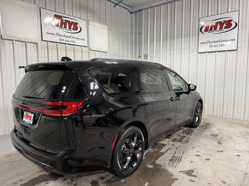 2026 Chrysler Pacifica L