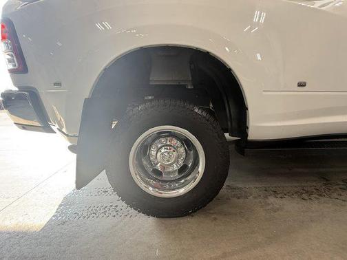2023 RAM 3500 Tradesman Crew Cab 4x4 8' Box