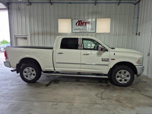 2017 RAM 2500 Laramie Crew Cab 4x4 6'4' Box
