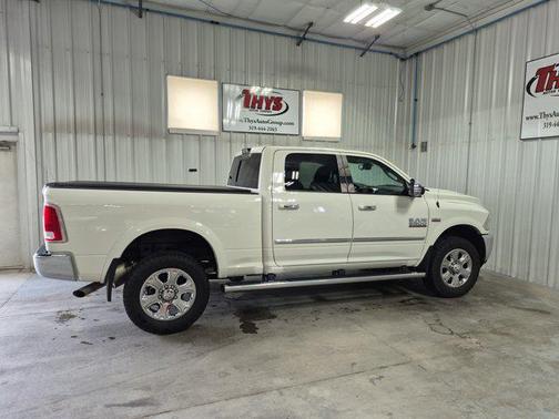 2017 RAM 2500 Laramie Crew Cab 4x4 6'4' Box