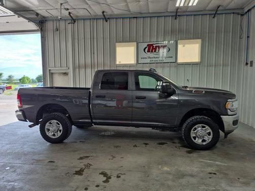 2023 RAM 2500 Tradesman Crew Cab 4x4 6'4' Box